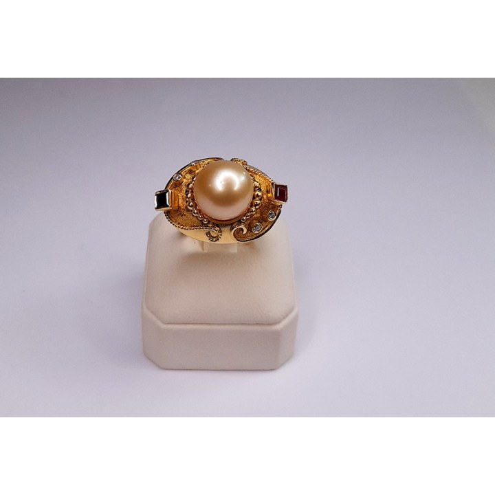 Byzantine Ring Gold K18 | 18.25g, Yellow, Ruby-Sapphire 0.60K, Brian 0.07K, Natural Pearl Byzantine Ring Gold K18 | 18.25g, Yellow, Ruby-Sapphire 0.60K, Brian 0.07K, Natural Pearl